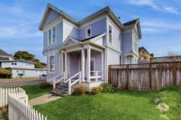 Lilac Victorian Upstairs-Water-View Retreat - Image 4