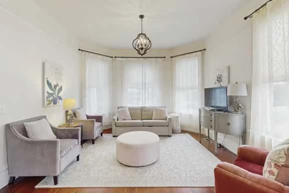 Lilac Victorian Downstairs-Spacious  Apartment - Image 1