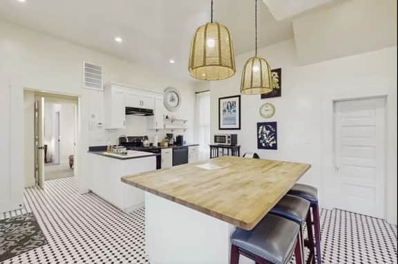 Lilac Victorian Downstairs-Spacious  Apartment - Image 5